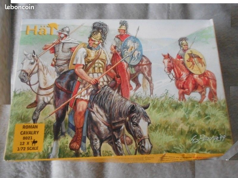 BOITE PETITS SOLDATS CAVALERIE ROMAINE 12 cavaliers À peindre état neuf (image 1)