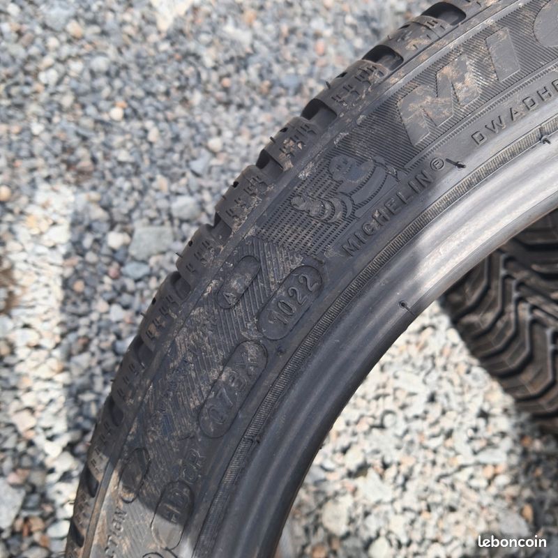 2 michelin crossclimate+ 225 40 18 92y (image 3)
