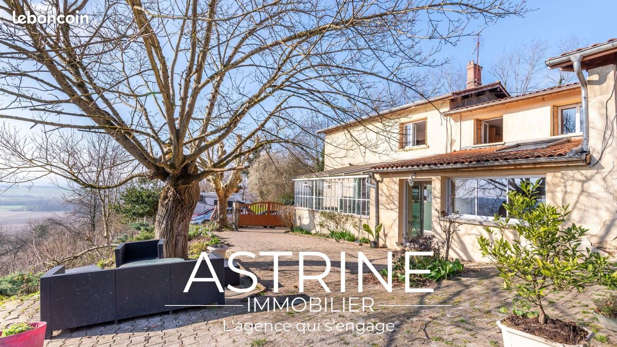 Maison 9 pièces 232 m² · à Serpaize · 232 m² · 429 000 €