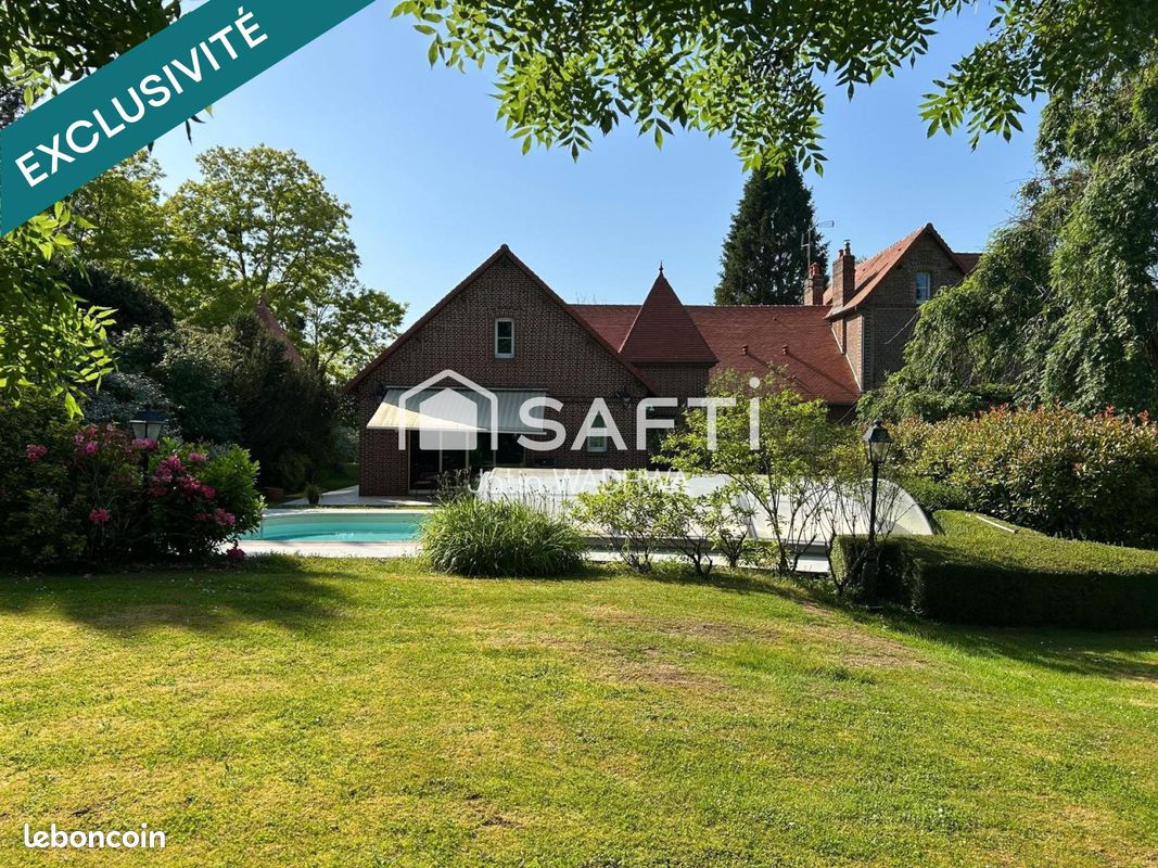 Maison 9 pièces 263 m² · à Noircourt · 263 m² · 540 000 €