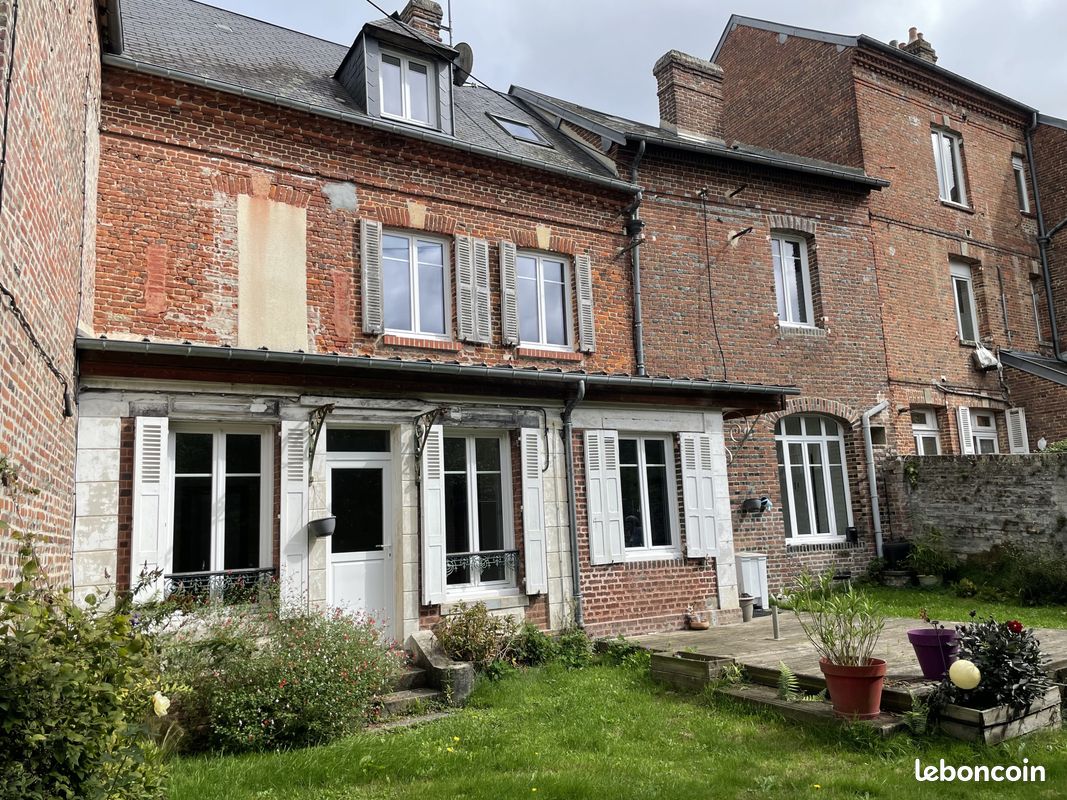 Maison 6 pièces 138 m² · à Livarot-Pays-d'Auge · 138 m² · 700 €/mois
