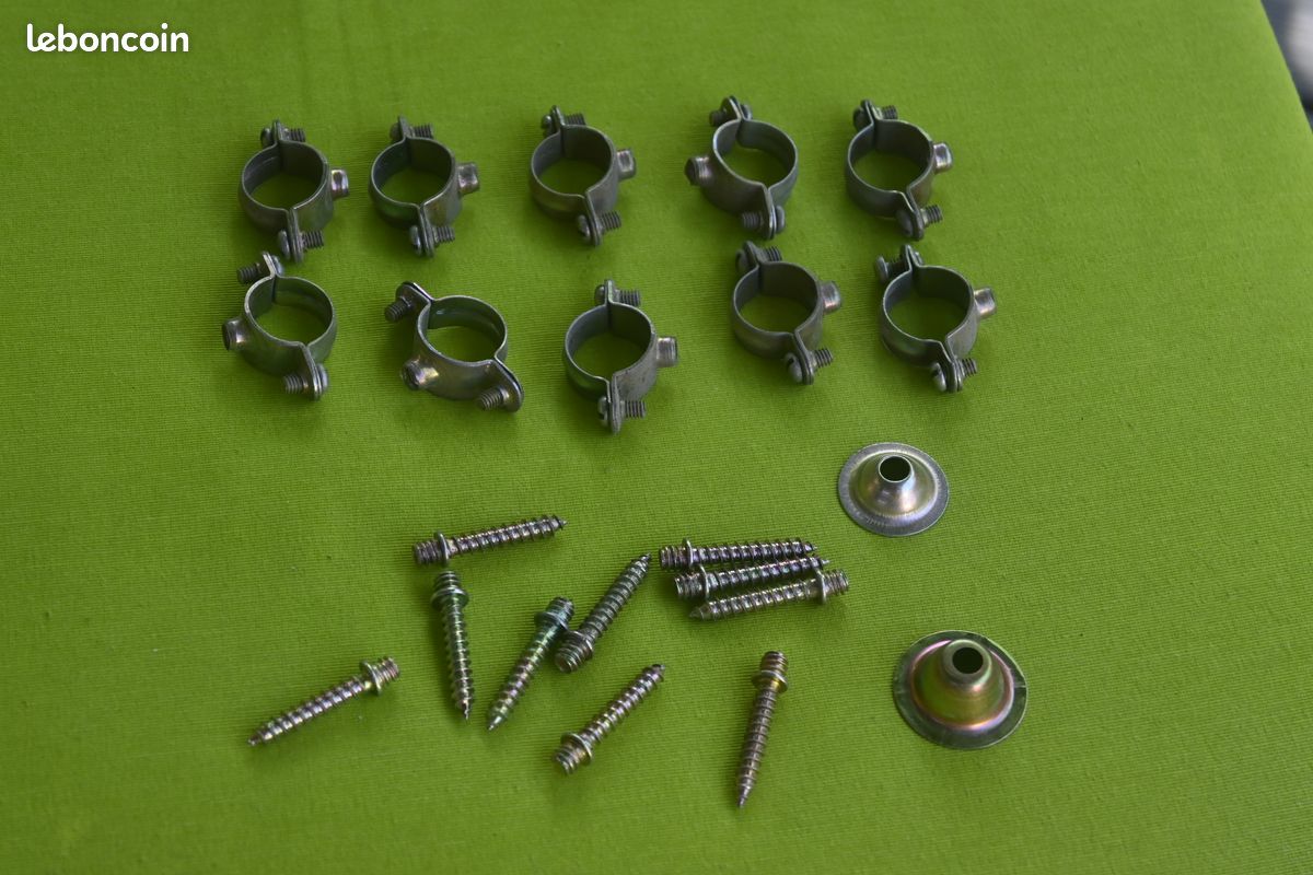 Lots de 10 colliers simples avec rosace (image 1)