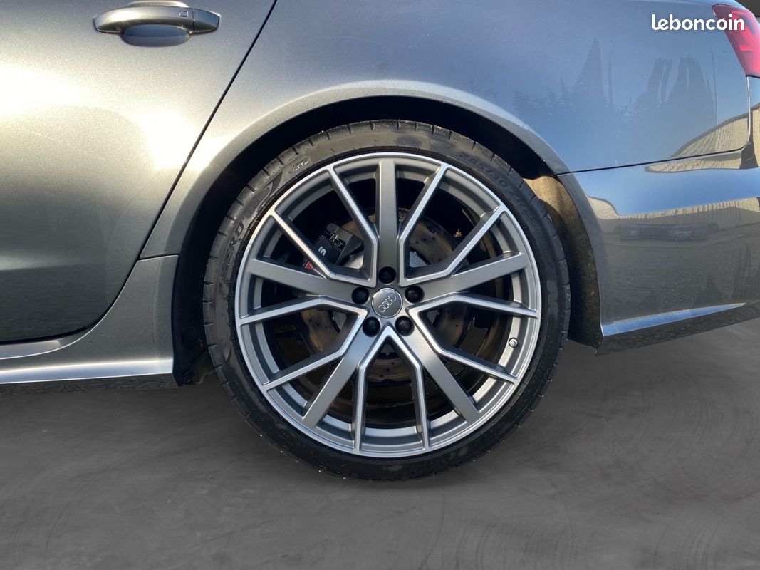 AUDI RS6 AVANT 4.0 V8 TFSI 605 PERFORMANCE QUATTRO TIPTRONIC 51 233 HT Garantie 12 mois (image 28)