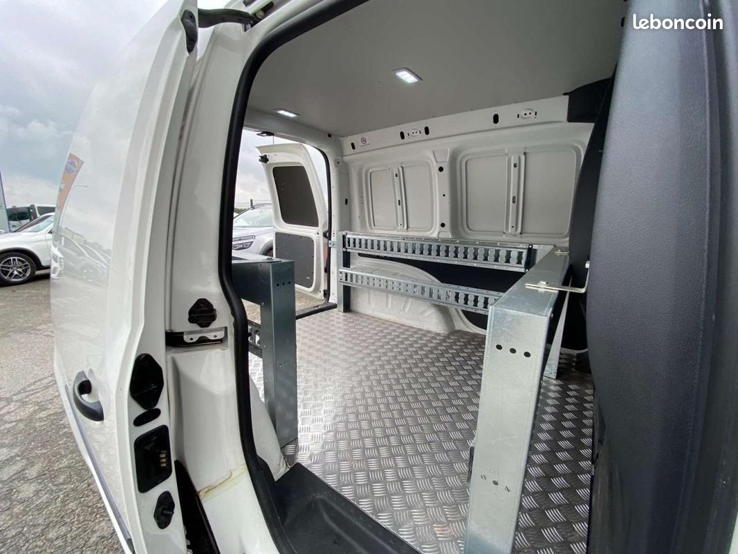 Volkswagen caddy van 2.0 16v tdi - 75 - business line (image 19)