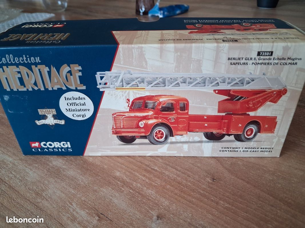 Camion Berliet Pompier Vintage – Horloge Miniature – 20x30 Cm – France