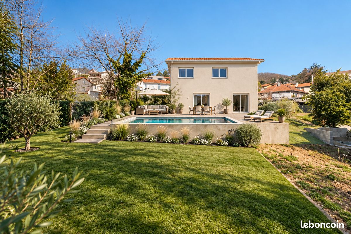 Maison 2 pièces 110 m² · à Givors · 110 m² · 220 000 €