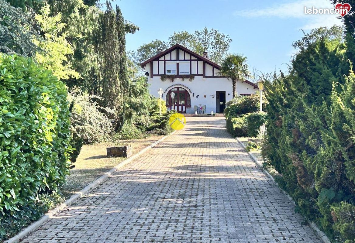Maison 4 pièces 148 m² · à Néris-les-Bains · 148 m² · 203 300 €
