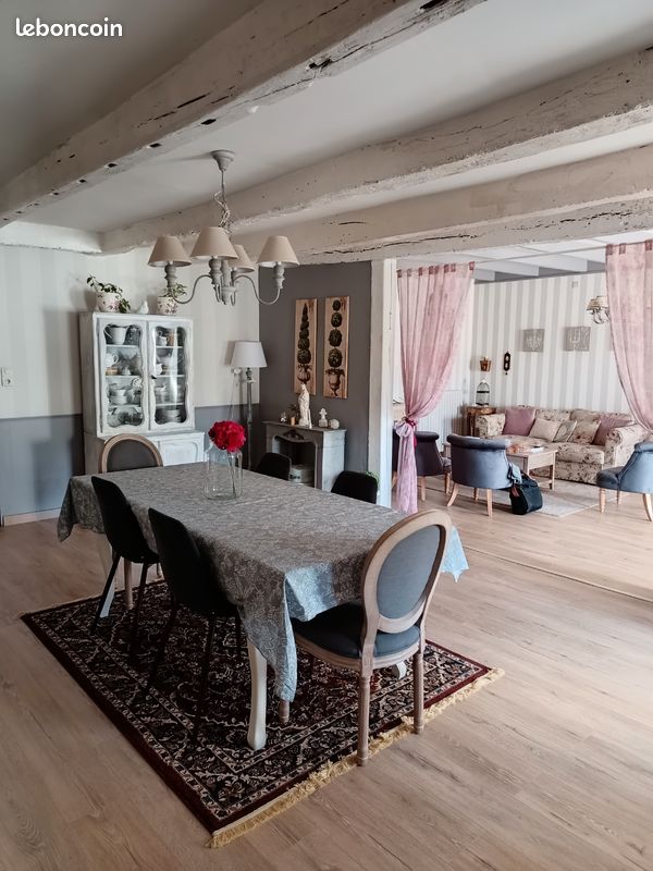 Maison 7 pièces 197 m² · à Clavé · 197 m² · 169 000 €