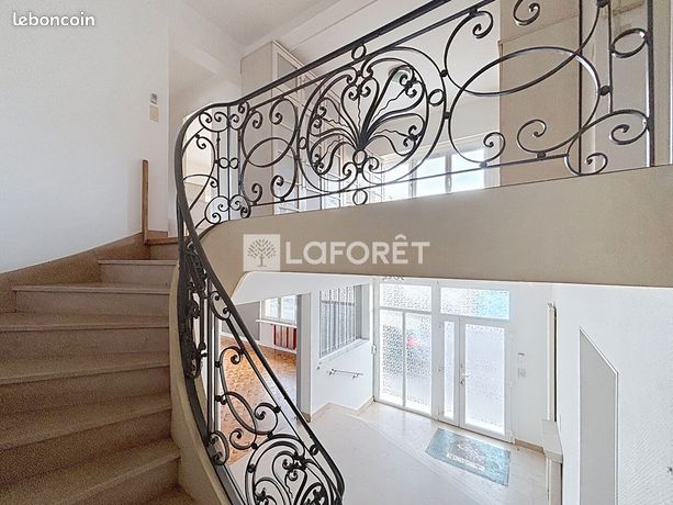https://img.leboncoin.fr/api/v1/lbcpb1/images/12/2c/57/122c574a3c50dfaf033fdb617043b418ef89eba4.jpg?rule=ad-image