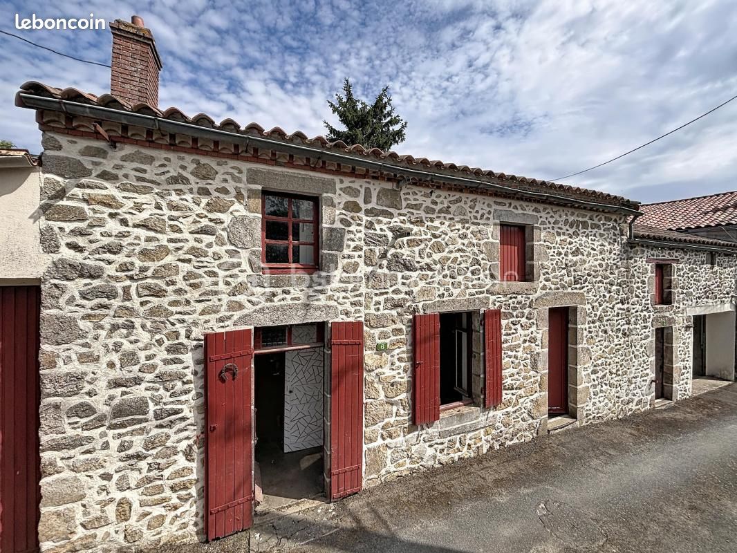 Immeuble 5 pièces 133 m² · à Bressuire · 133 m² · 32 500 €