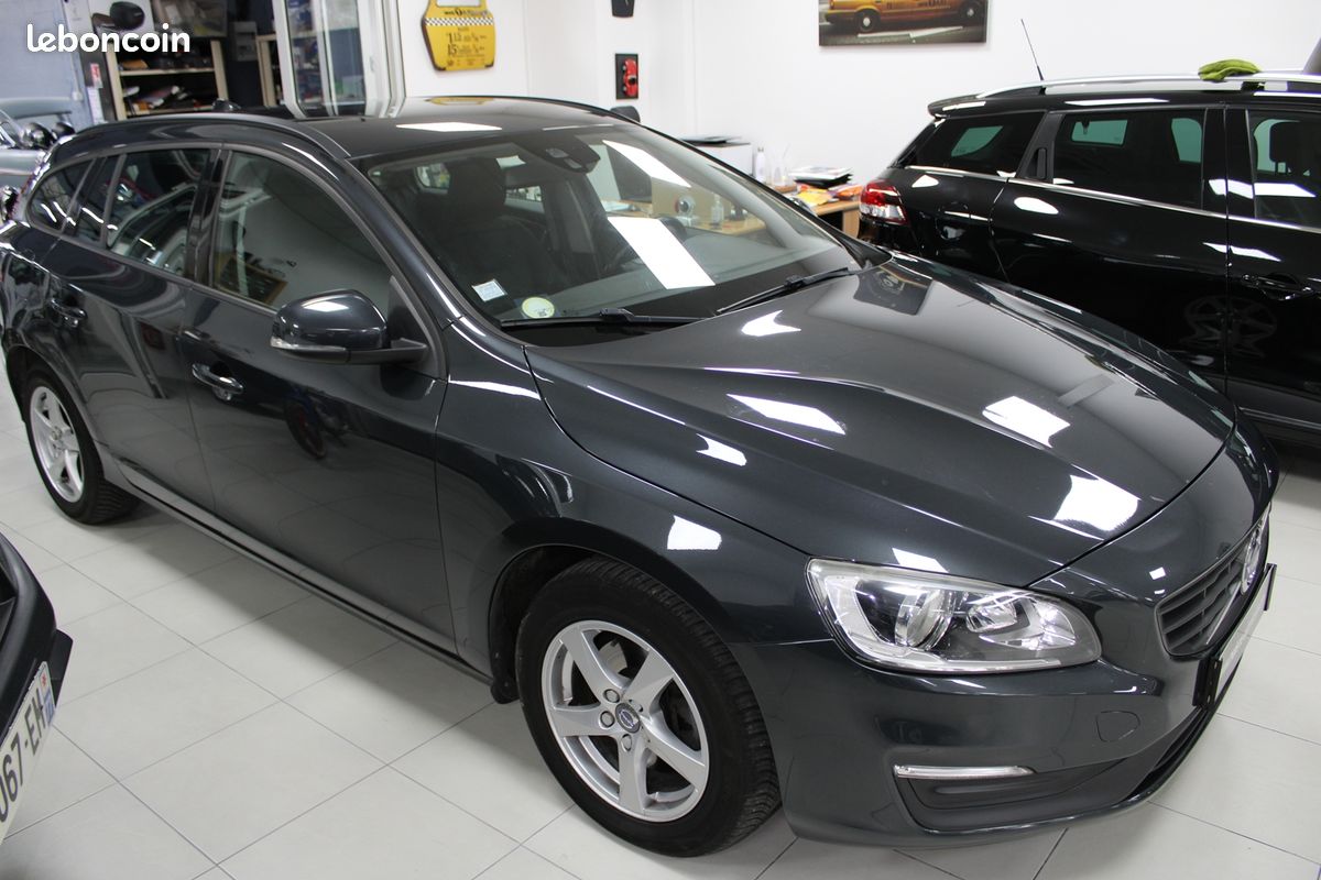 Volvo V60 D2 120CH KINETIC BUSINESS GEARTRONIC (image 12)