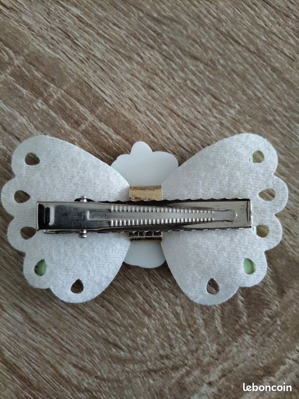 Barrette en simili cuir (image 2)