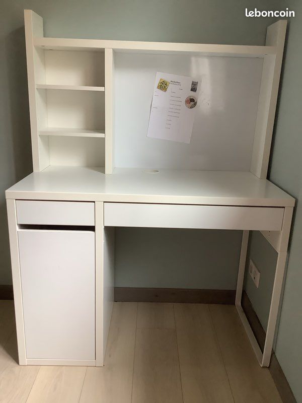 Bureau (image 1)