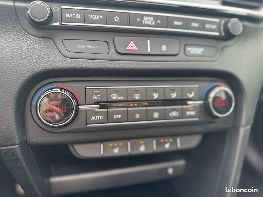 Kia Cee'd 1.6 CRDi GT Line Premium (image 20)