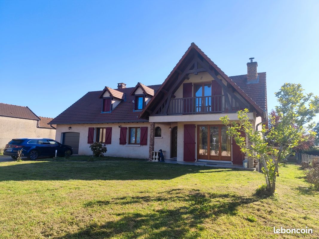 Maison 7 pièces 164 m² · à Molinet · 164 m² · 195 000 €