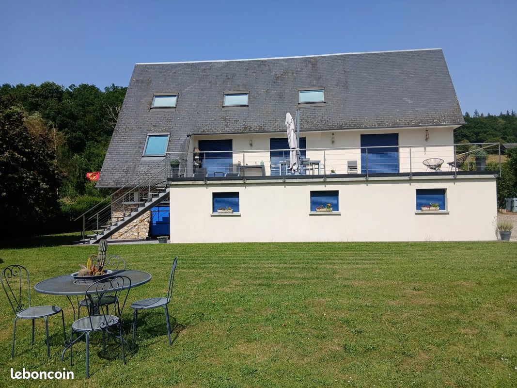 Maison 12 pièces 246 m² · à Beaumontel · 246 m² · 379 000 €