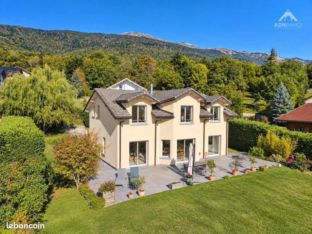 Maison 5 pièces 165 m² · à Saint-Jean-de-Gonville · 165 m² · 875 000 €