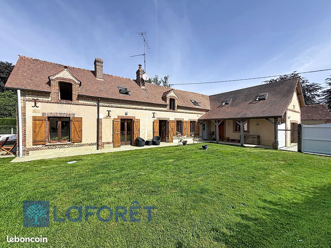 Maison 6 pièces 143 m² · à Crulai · 143 m² · 218 000 €