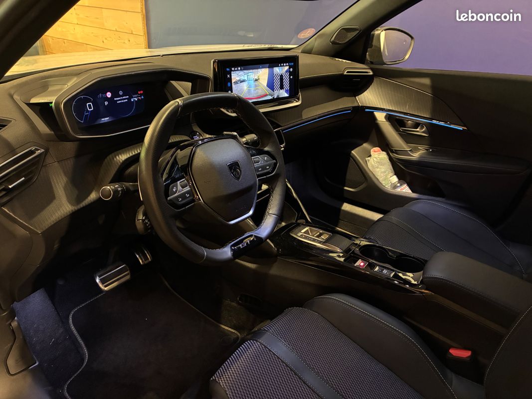 PEUGEOT 2008 1.2 Hybrid 136ch GT - 2024 - 13 500 km - CarPlay - Première main (image 8)