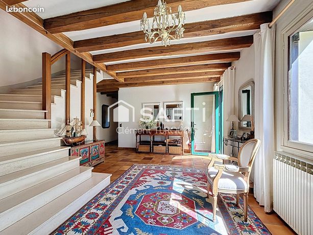 Maison 8 pièces 234 m²