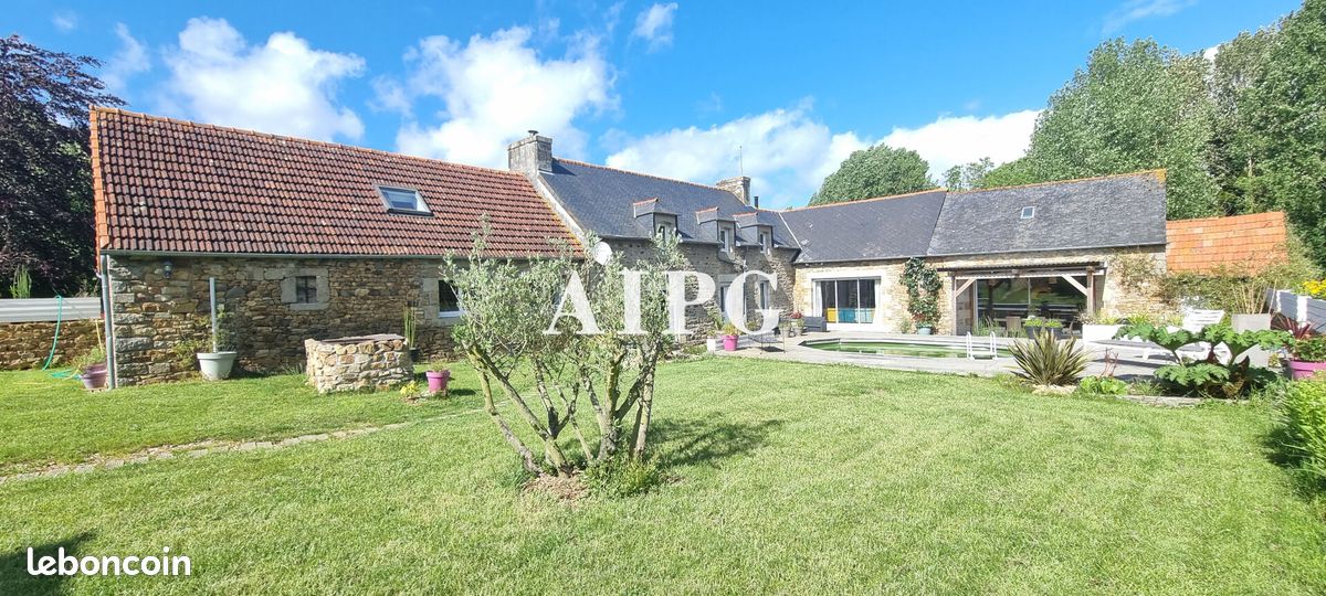 Maison 8 pièces 241 m² · à Plélo · 241 m² · 474 720 €