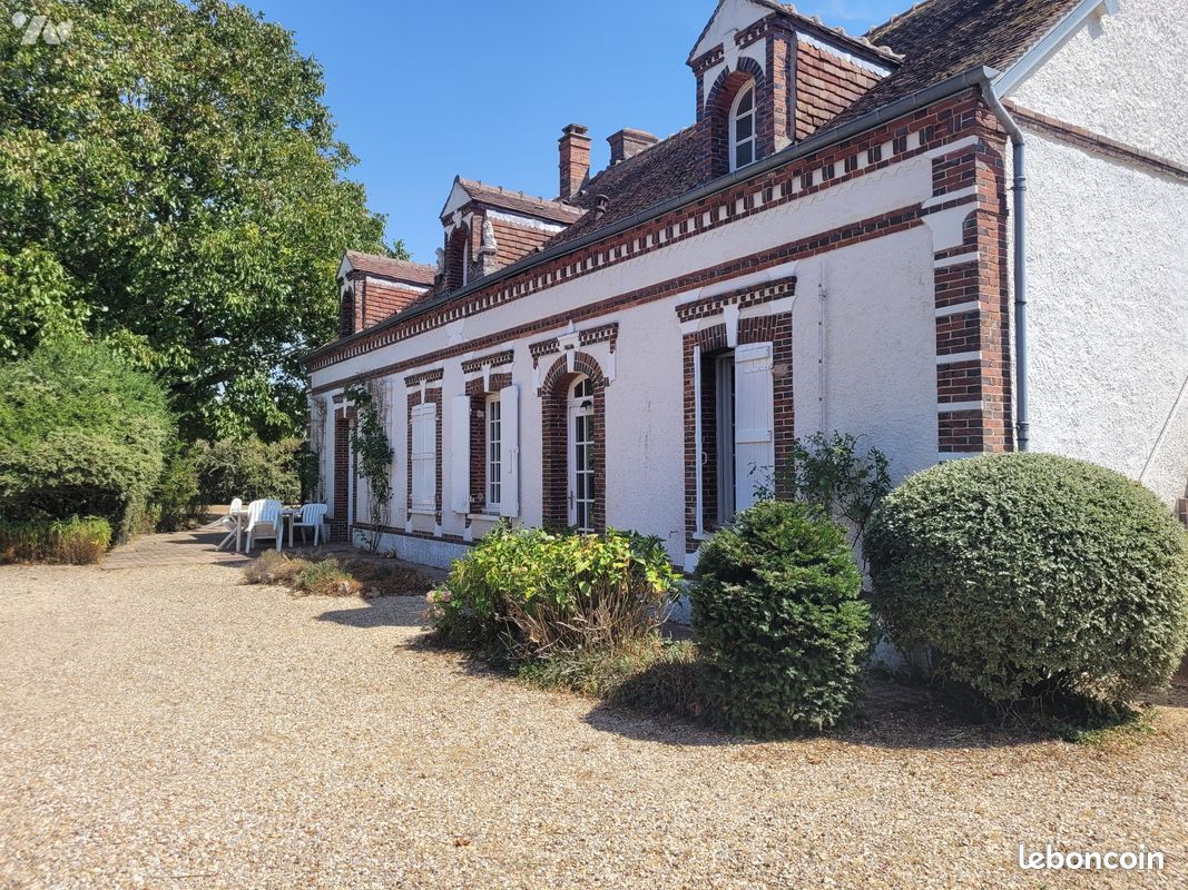 Maison 6 pièces 271 m² · à Droisy · 271 m² · 372 875 €