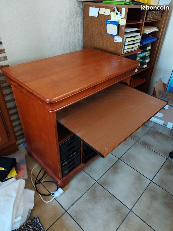 Bureau avec tiroir coulissant en bois (image 1)
