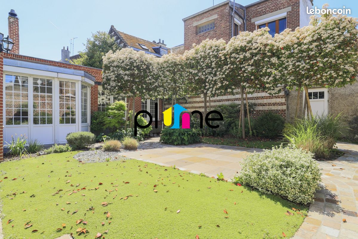 Maison 11 pièces 370 m² · à Arras · 370 m² · 675 000 €