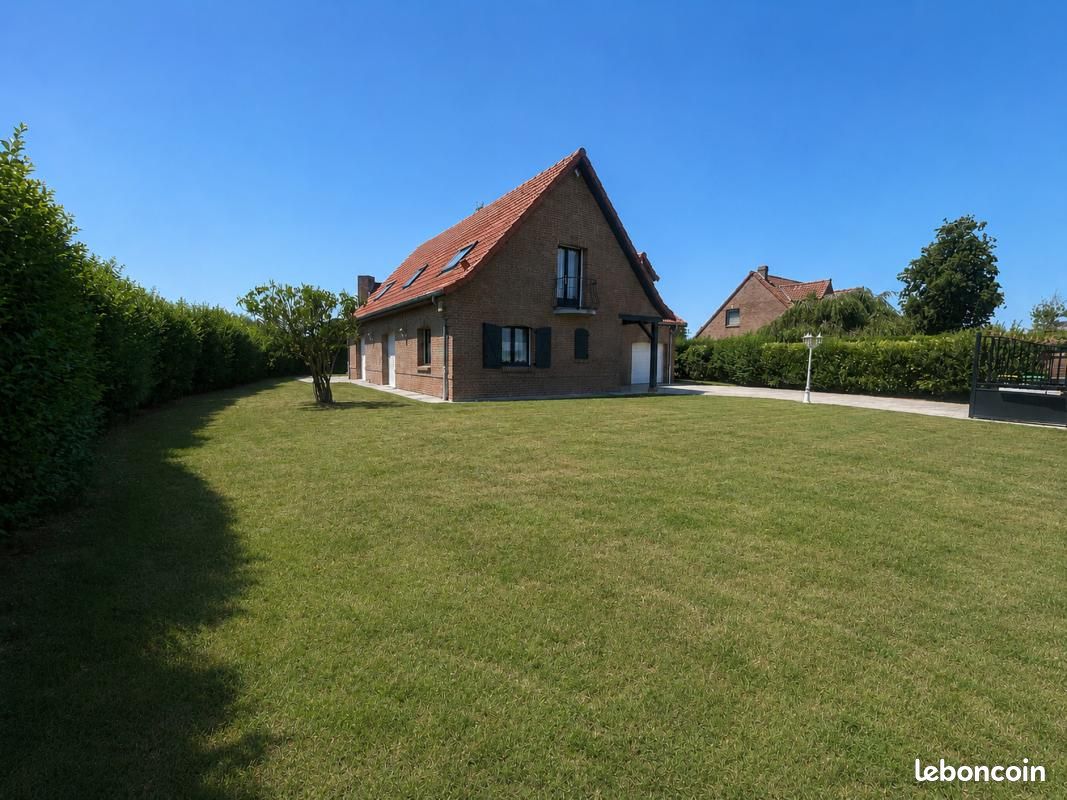 Maison 6 pièces 210 m² · à Phalempin · 210 m² · 590 000 €