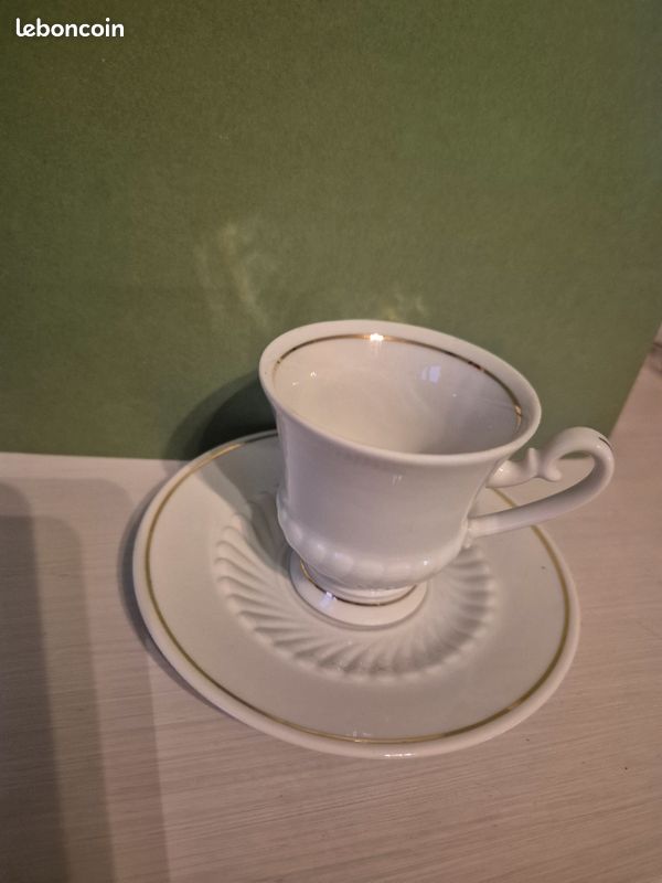 9 tasses a café en porcelaine avec sa soucoupe (image 1)