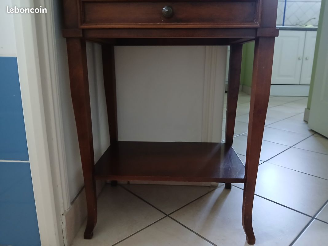 Table téléphone (image 3)