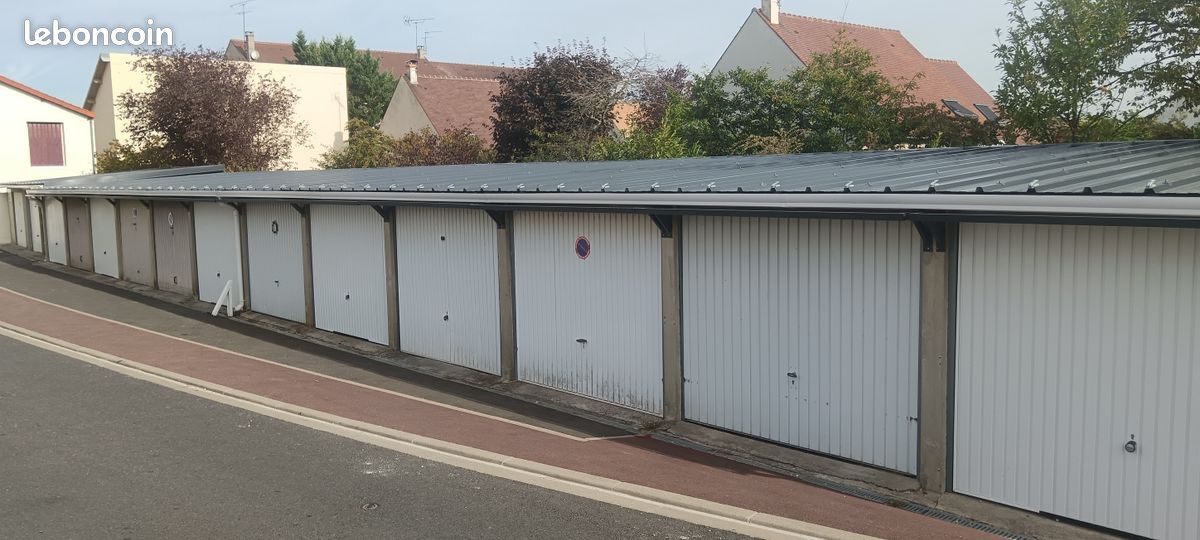 Parking 13 m² · à Montesson · 13 m² · 120 €/mois
