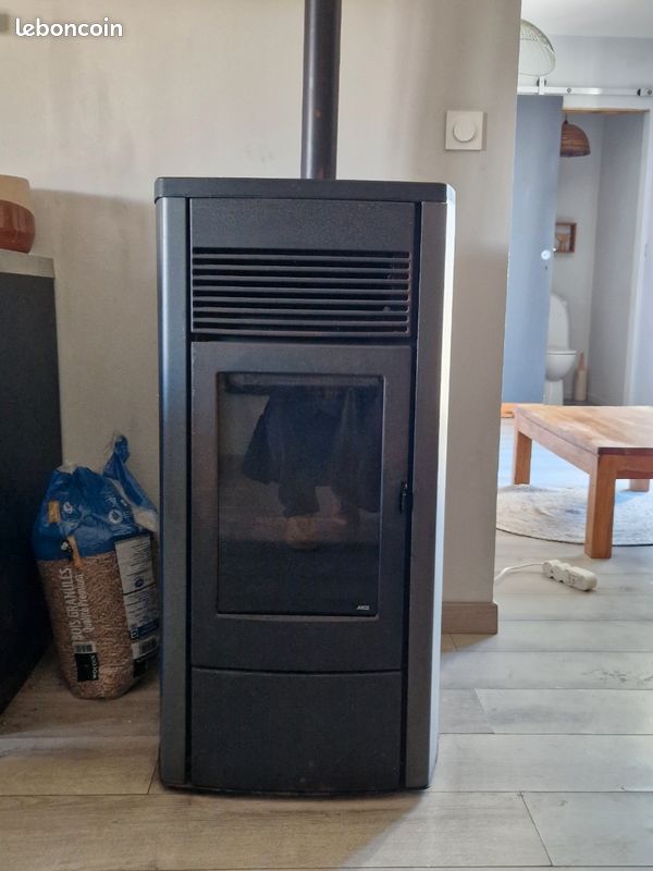 Poêle à granulés/pellets MCZ ego 2.0 C Air 8kw noir/anthracite (image 1)