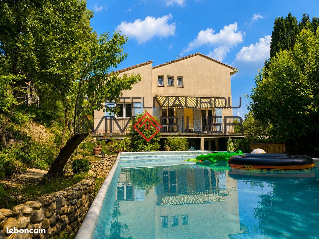 Maison 8 pièces 230 m² · à Saint-Geniès-Bellevue · 230 m² · 570 000 €