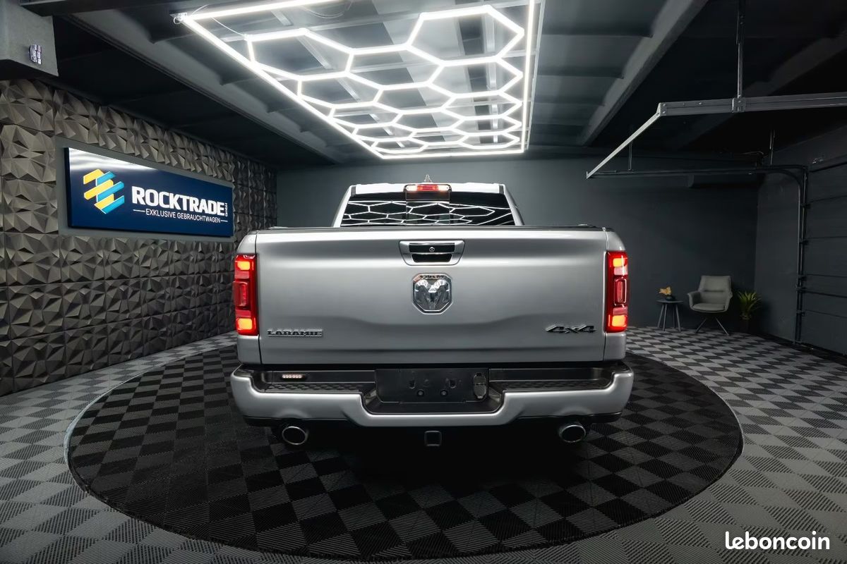 Dodge RAM 1500 Laramie Night Edition 5.7 V8 HEMI GPL 401 ch 4x4 – Offroad – BRC (image 8)