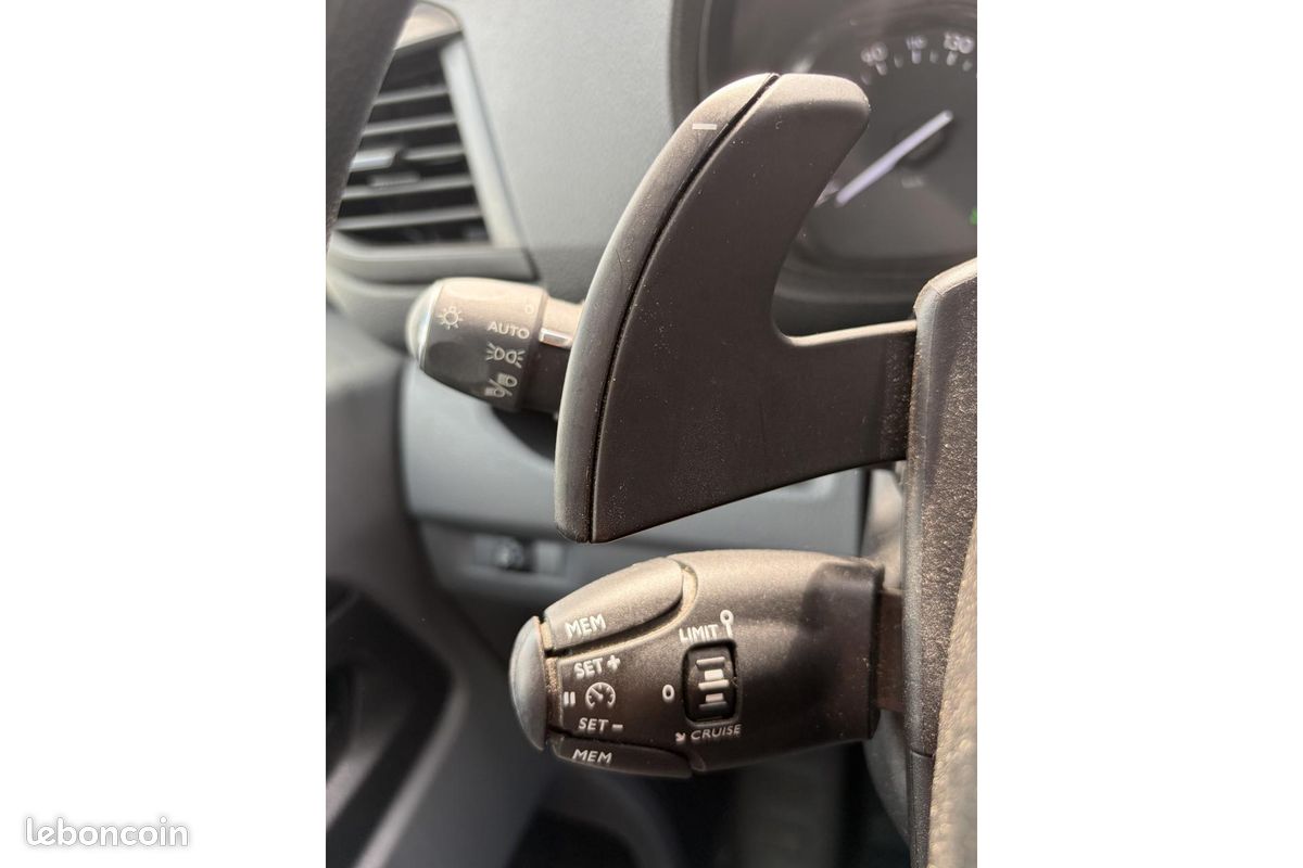PEUGEOT EXPERT 2.0 BlueHDi -177 EAT8 CAMERA (image 27)