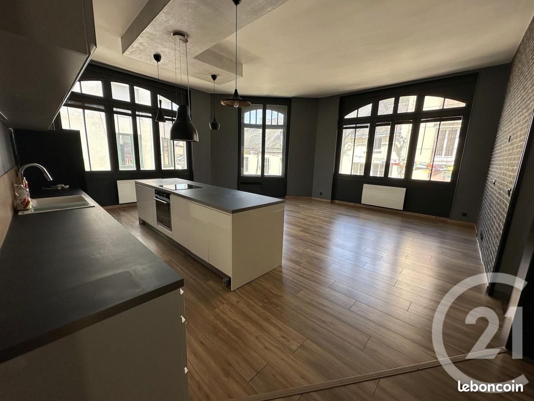 Appartement 8 pièces 255 m² · à Châteauroux · 255 m² · 362 000 €
