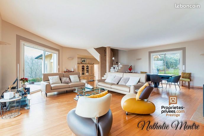Maison 7 pièces 250 m²