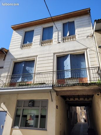 Immeuble 350m2 centre Ste Foy la Grande à rénover