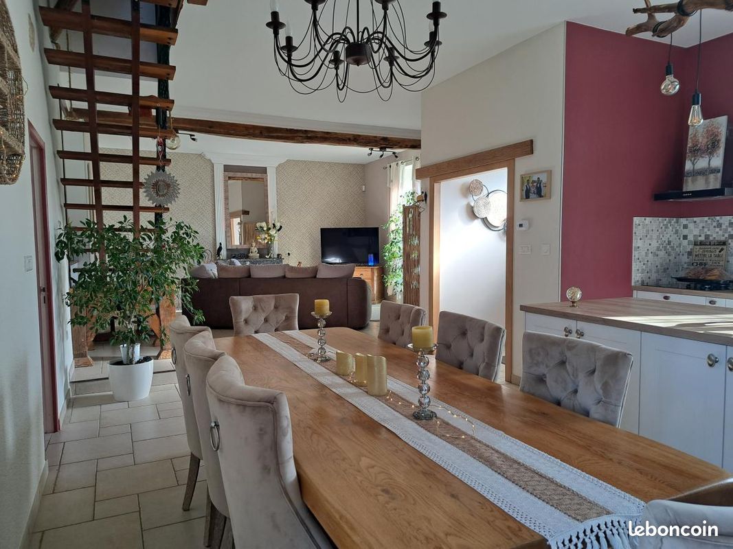 Maison 6 pièces 173 m² · à Lavernat · 173 m² · 244 650 €