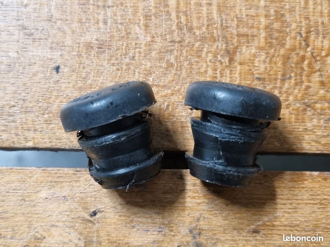 Bouchons De Guidon Anciens Vélo - Caoutchouc - Modèle Années 55-65 - Occasion