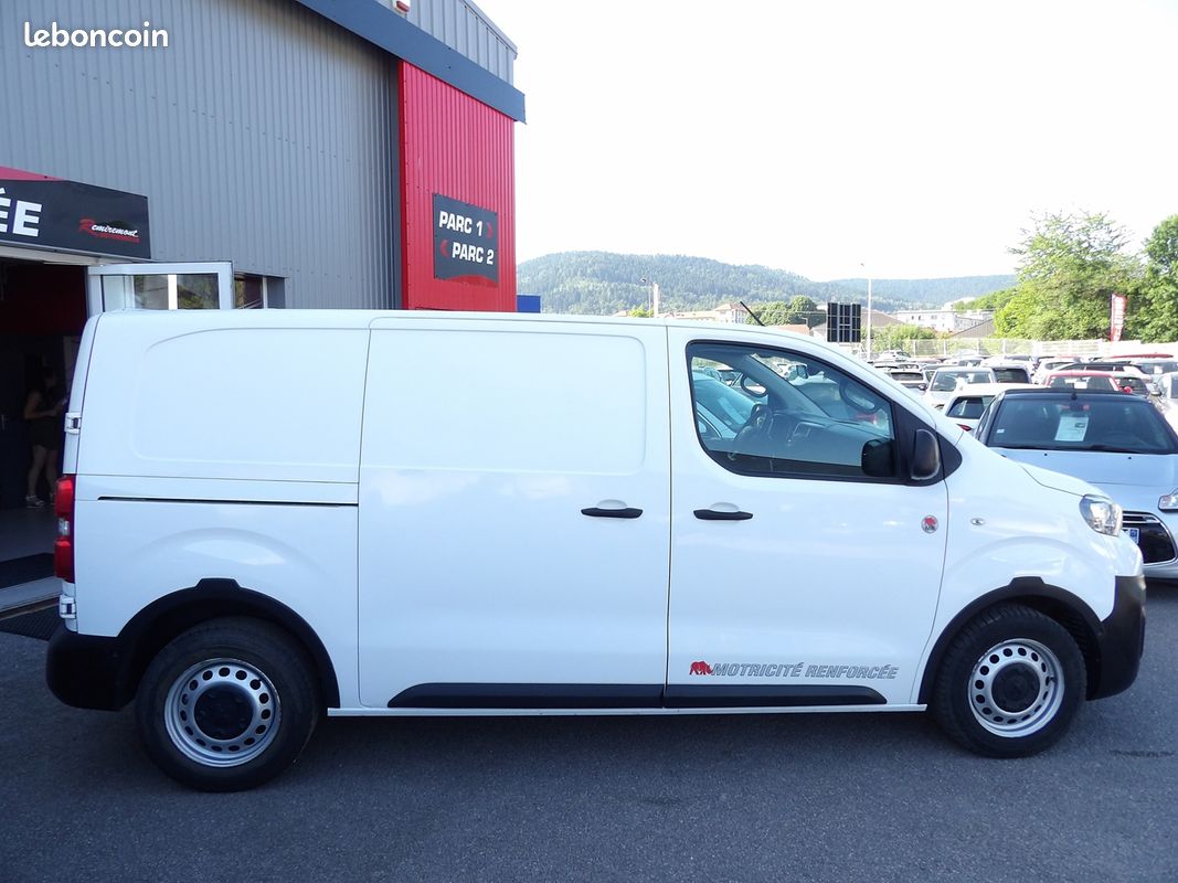 Peugeot EXPERT MOTRICITÉ RENFORCÉE STANDARD 2.0 BLUEHDI 120CH PREMIUM MOTRICITÉ RENFORCÉE (image 7)