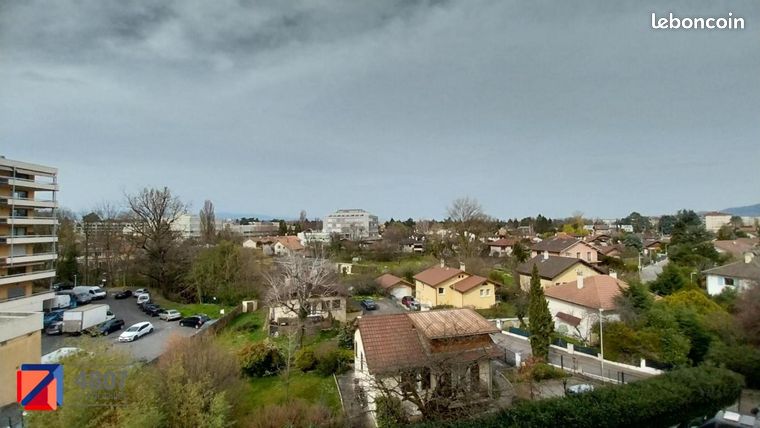 https://img.leboncoin.fr/api/v1/lbcpb1/images/12/4f/8b/124f8bd74a1b9ddd8d94753601c6602427822fbb.jpg?rule=ad-image