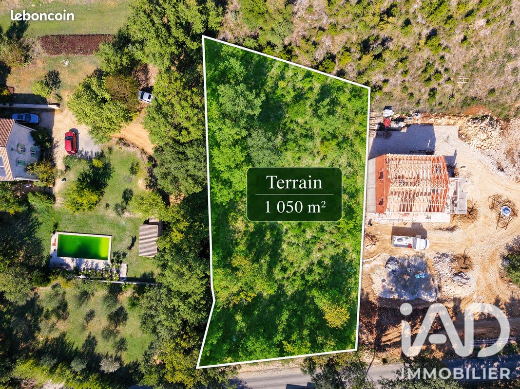 Terrain 1050 m² · à Uzès · 1 050 m² · 108 000 €