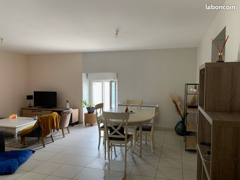 Appartement 3 pièces 90 m² · à Les Champs-Géraux · 90 m² · 730 €