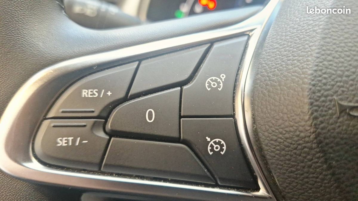 Renault captur tce 140 21 intens (image 24)