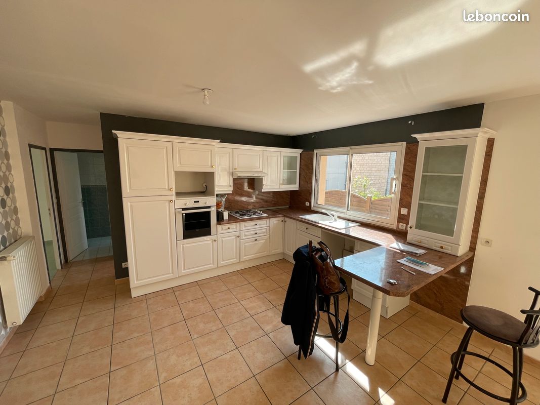 Maison 5 pieces de 135m² barentin centre (image 3)