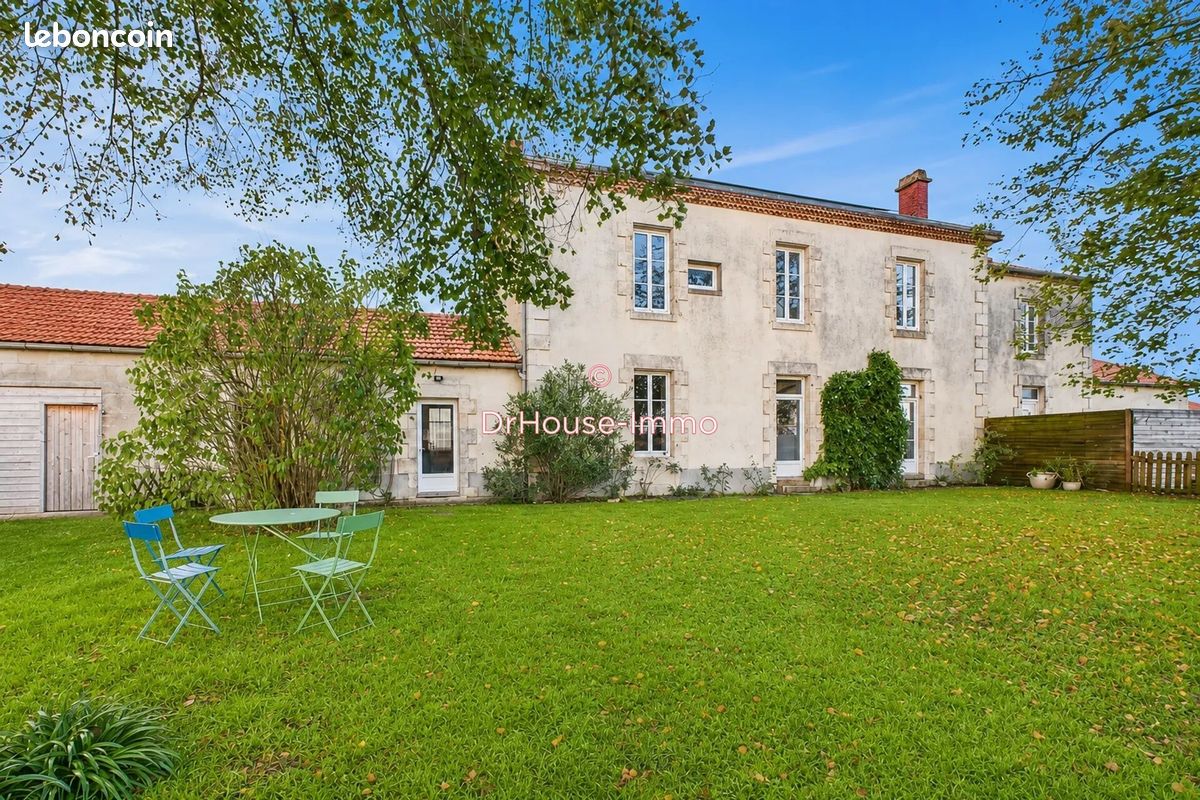 Maison 7 pièces 138 m² · à Nalliers · 138 m² · 238 000 €