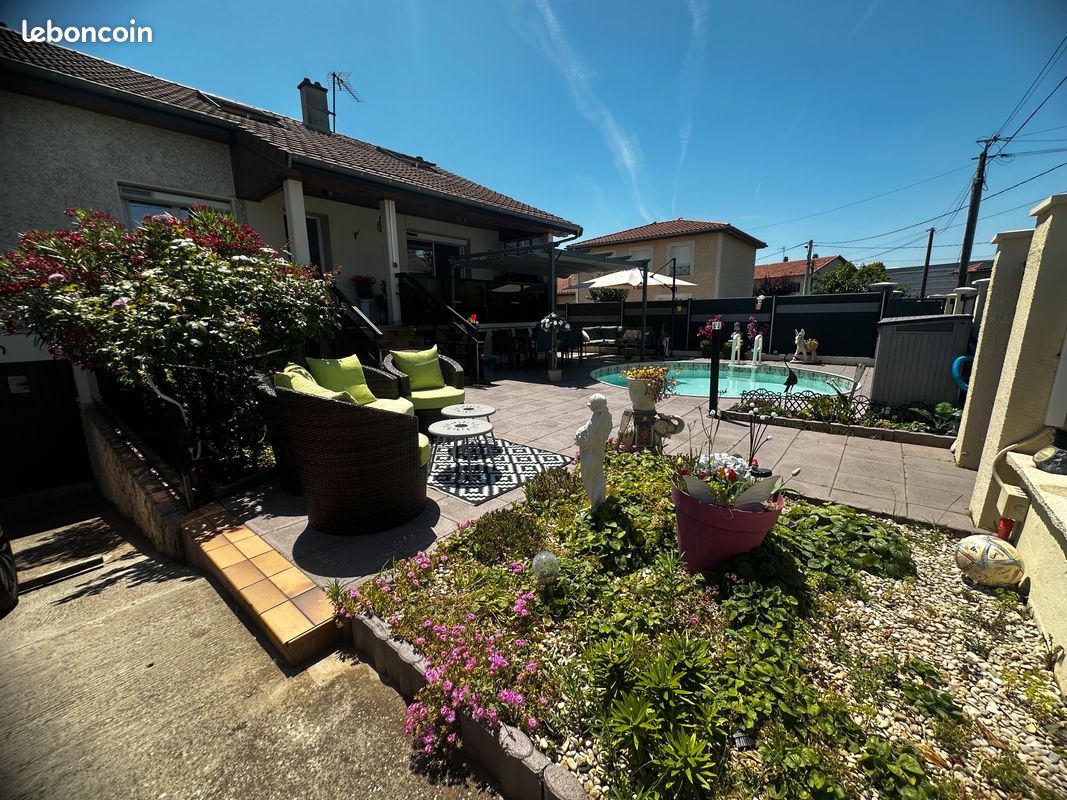 Maison 8 pièces 116 m² · à Décines-Charpieu · 116,2 m² · 489 000 €