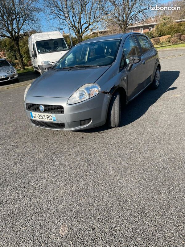 Fiat grande punto (image 1)